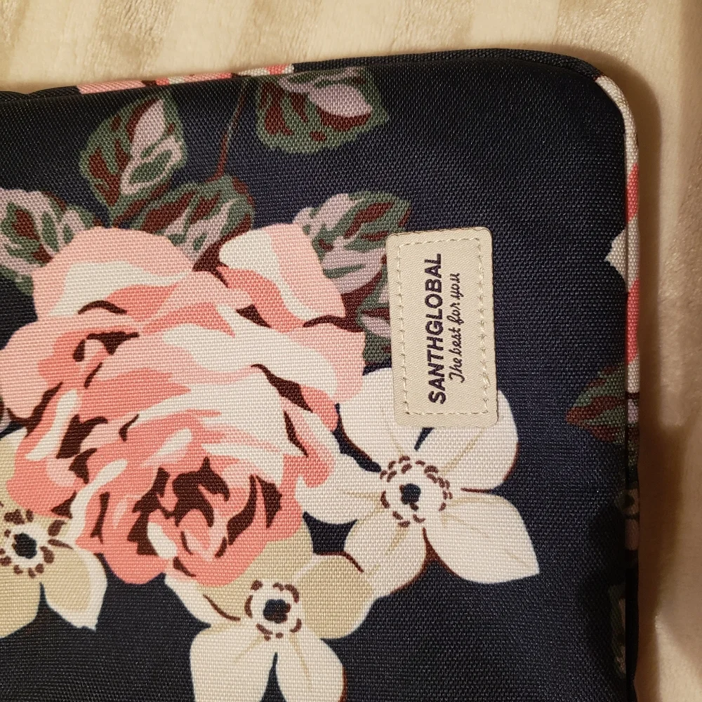 BNWT SANTHGLOBAL laptop sleeve bag (OS)